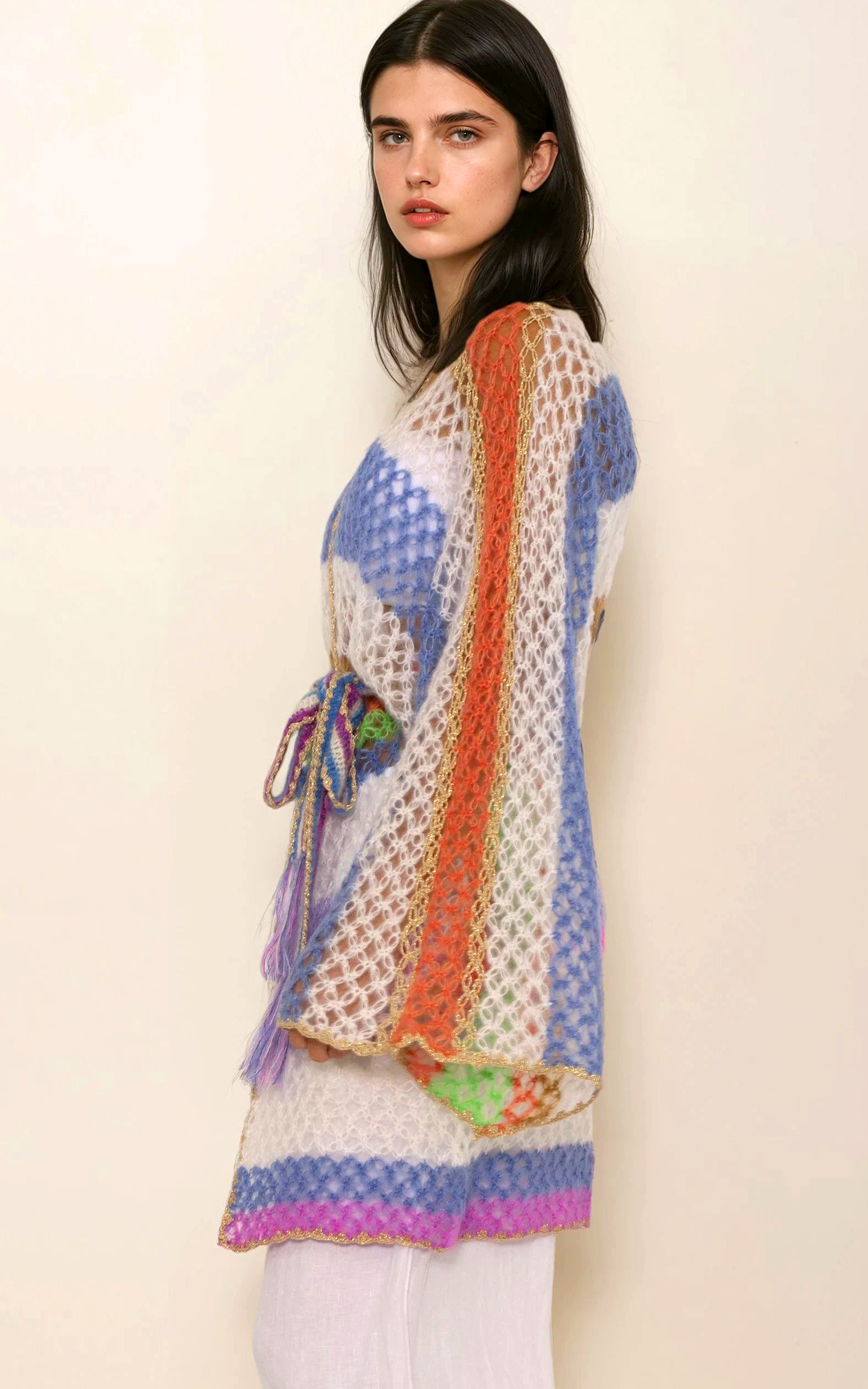 Kimono Heaven corto llamativo