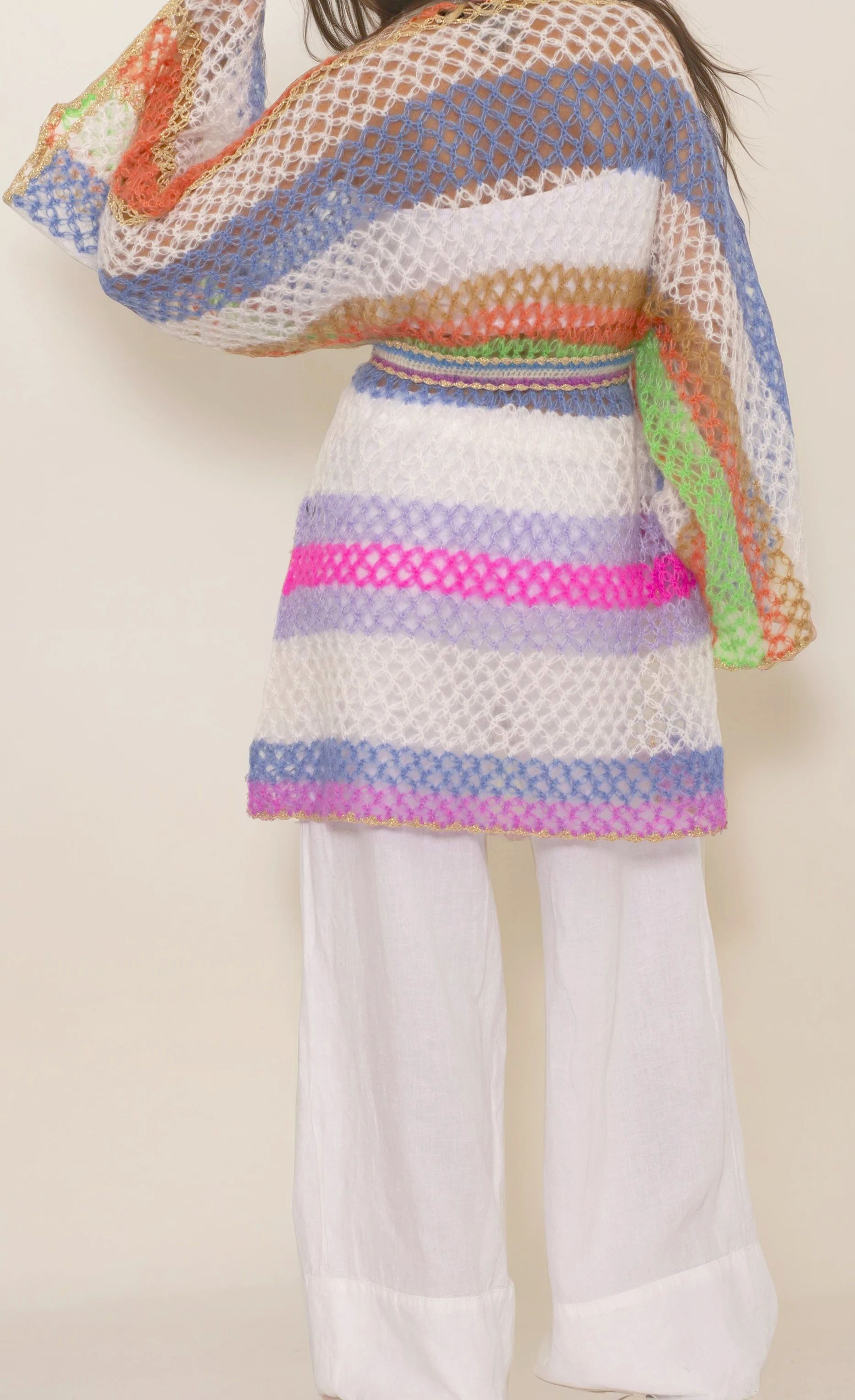 Kimono Heaven corto llamativo