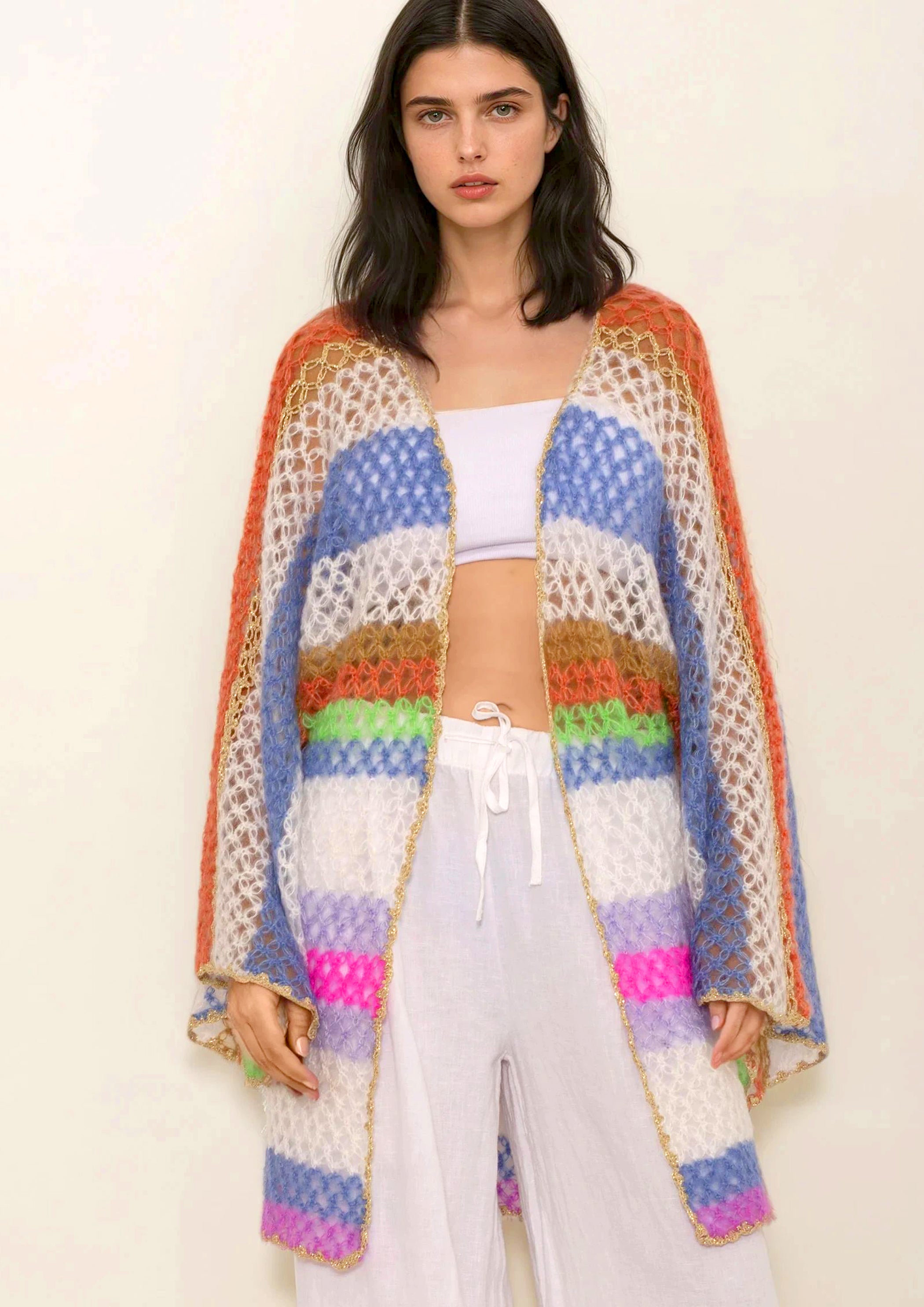 Kimono Heaven corto llamativo