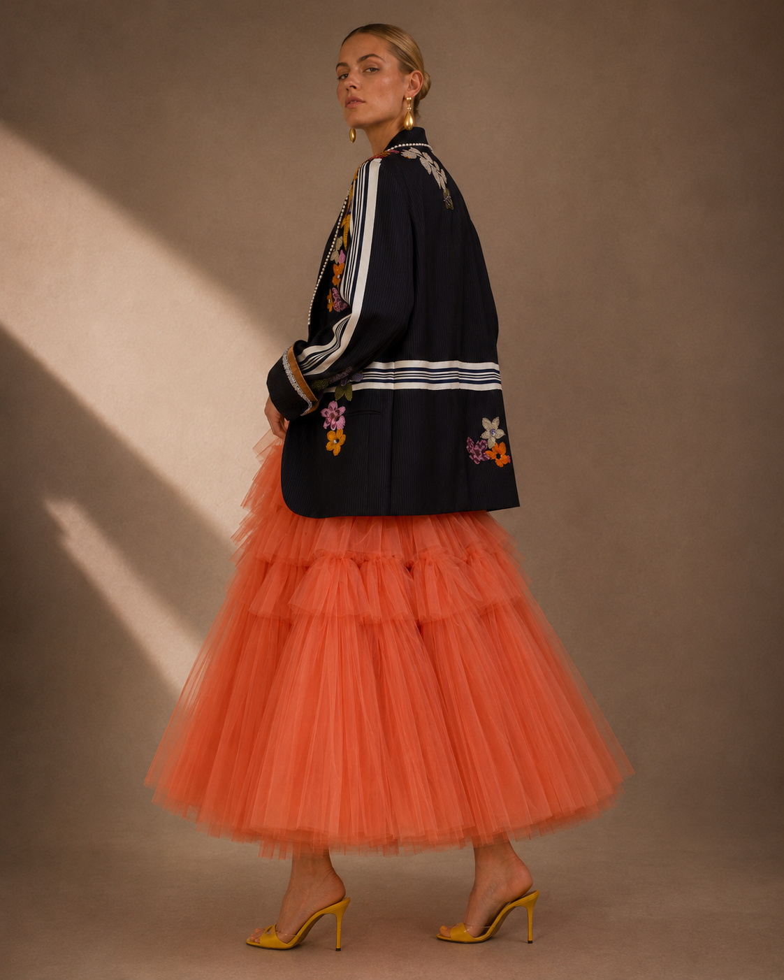 Der Midnight Marigold Blazer